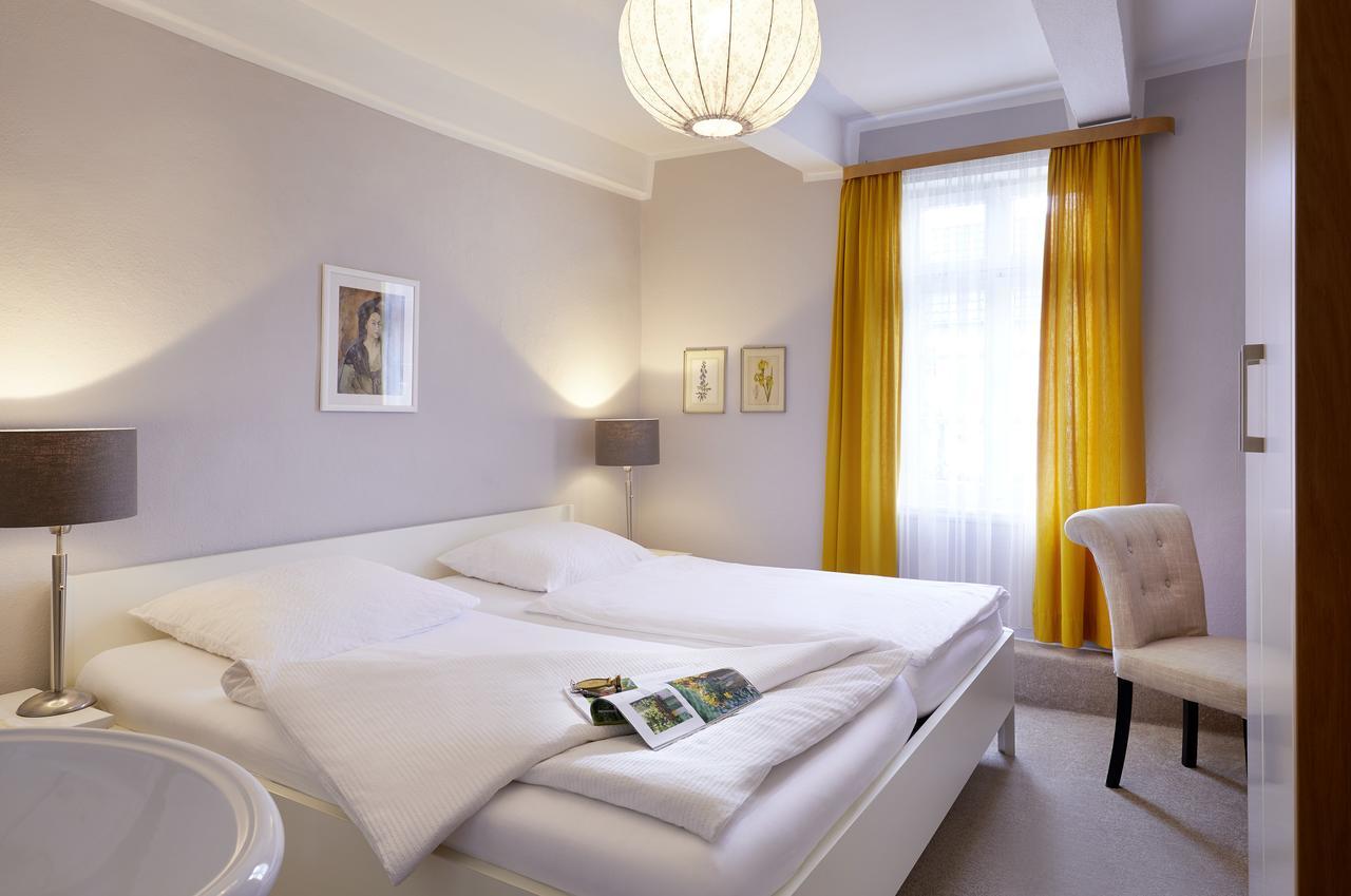 Hotel Gasthof Zu Den Linden Oberhundem Extérieur photo